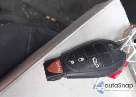 2010 Chrysler 300 Touring из США, поврежденный, VIN 2C3CA4CD2AH224291